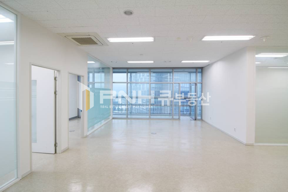 경기 안양동안구 관양동 평촌지식산업센터 룸3 전용40평 인테리어 최상 전망 좋은 사무실 월세 매물번호 10522 사진 5