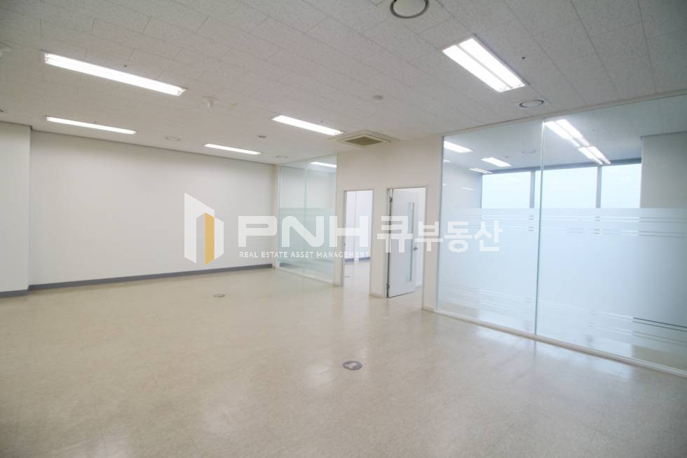 경기 안양동안구 관양동 평촌지식산업센터 룸3 전용40평 인테리어 최상 전망 좋은 사무실 월세 매물번호 10522 사진 6