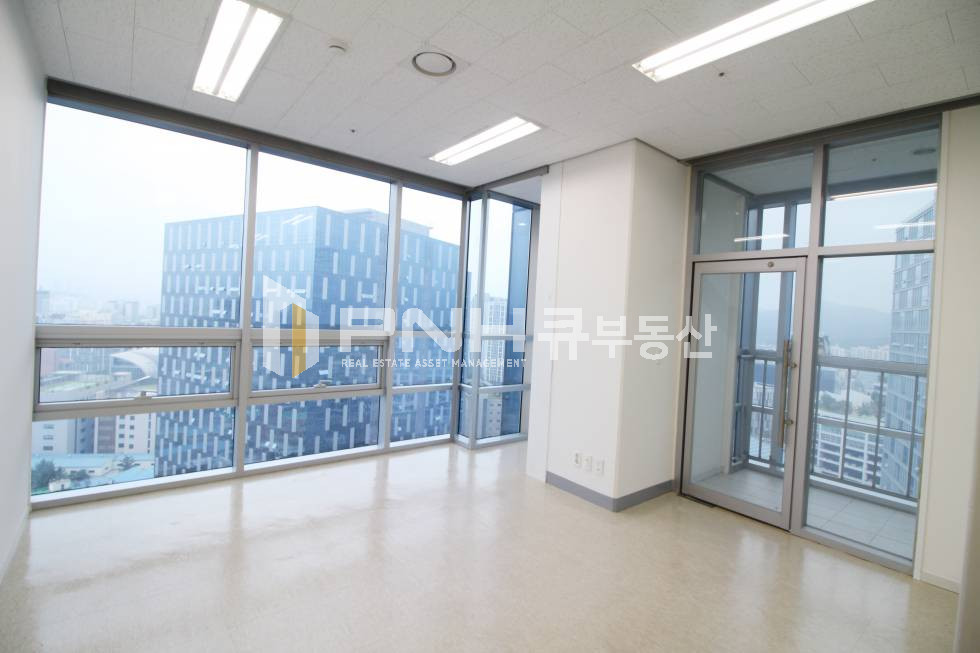 경기 안양동안구 관양동 평촌지식산업센터 룸3 전용40평 인테리어 최상 전망 좋은 사무실 월세 매물번호 10522 사진 7