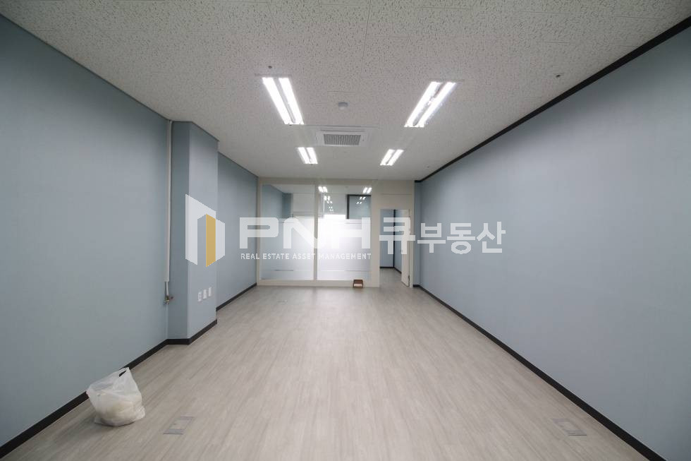 경기 의왕시 포일동 인덕원IT밸리 풀인테리어 전용19평 룸1 베란다 갖춘 사무실 월세 매물번호 10503 사진 1
