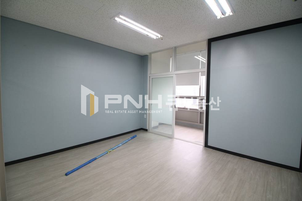 경기 의왕시 포일동 인덕원IT밸리 풀인테리어 전용19평 룸1 베란다 갖춘 사무실 월세 매물번호 10503 사진 6