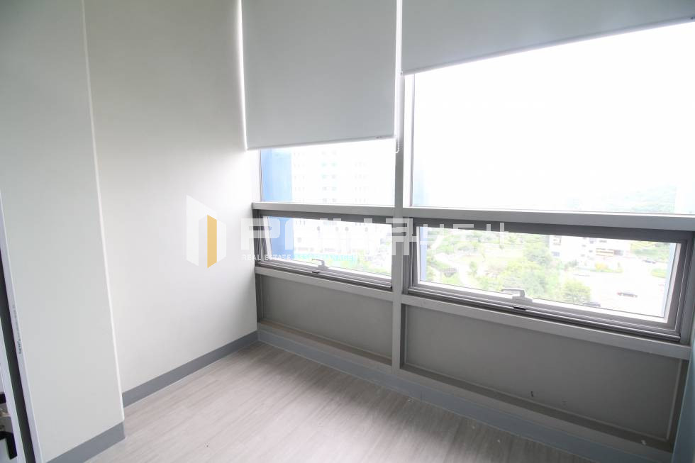 경기 의왕시 포일동 인덕원IT밸리 풀인테리어 전용19평 룸1 베란다 갖춘 사무실 월세 매물번호 10503 사진 9