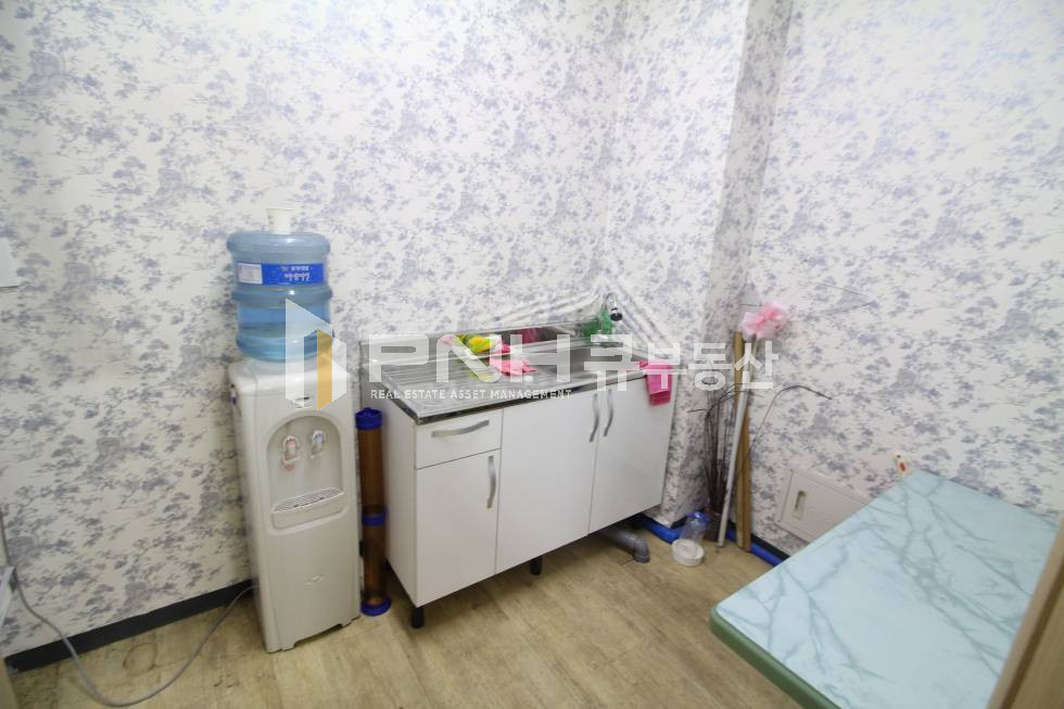 경기 안양동안구 관양동 인덕원역 근처 전용40평 룸2 창고1 탕비실1 갖춘 구조좋은 사무실 월세 매물번호 10497 사진 4