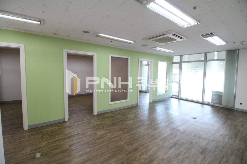 경기 안양동안구 평촌동 평촌동 지식산업센터 전용22평 룸3개 갖춘 가성비 좋은 사무실 월세 매물번호 10498 사진 1