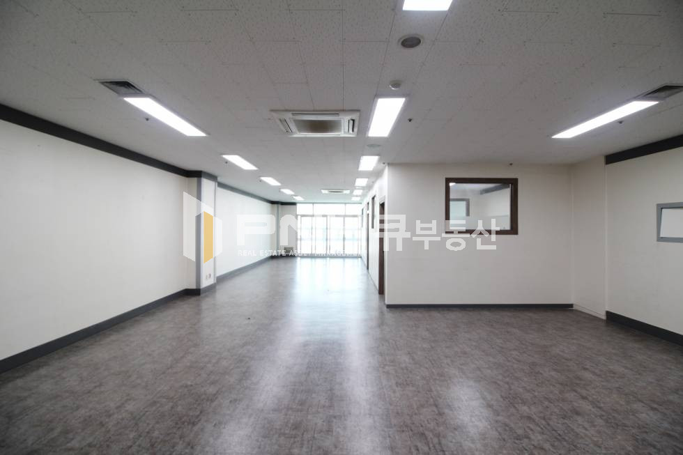 경기 안양동안구 평촌동 평촌두산벤처다임 전용40평 룸2 베란다 공간 갖춘 넓은사무실임대 월세 매물번호 10499 사진 3