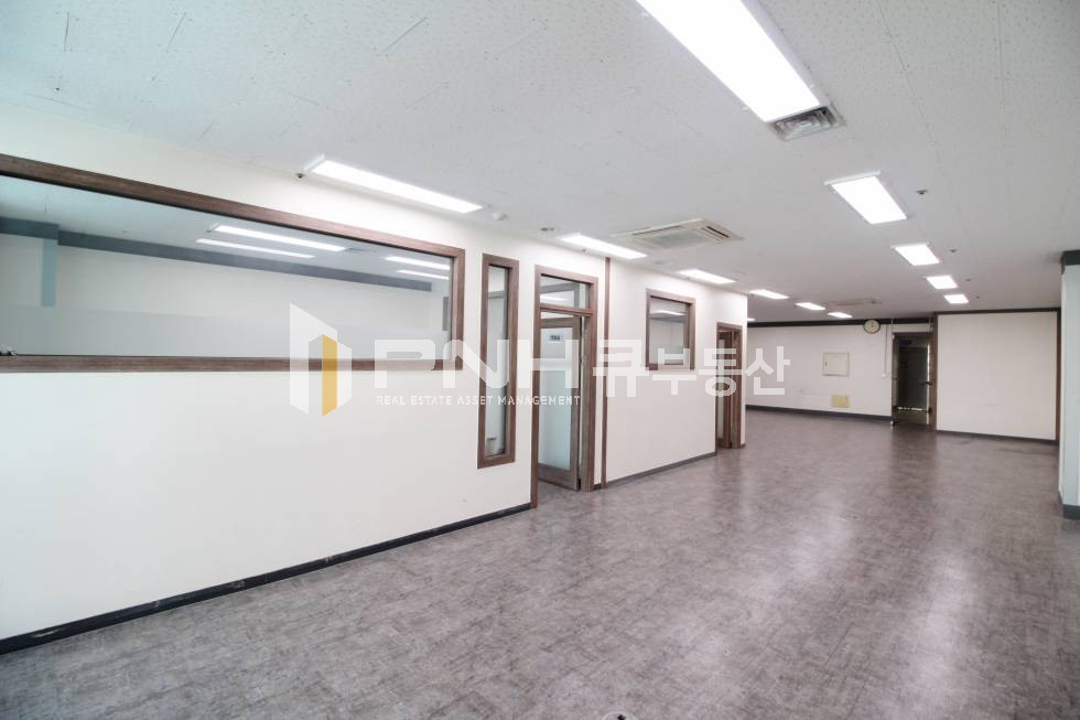경기 안양동안구 평촌동 평촌두산벤처다임 전용40평 룸2 베란다 공간 갖춘 넓은사무실임대 월세 매물번호 10499 사진 4
