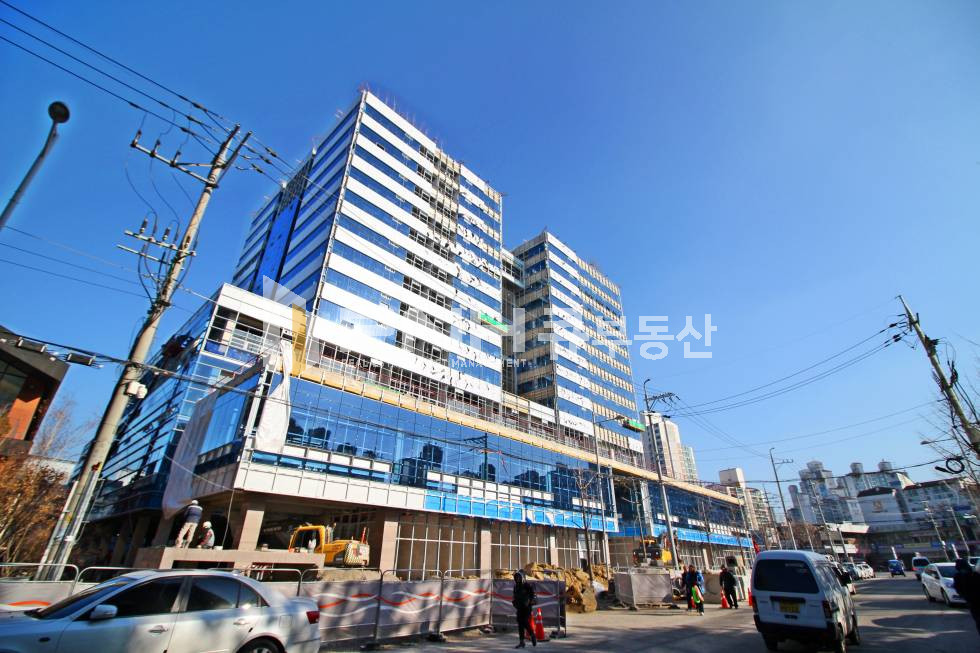 경기 안양동안구 관양동 평촌디지털엠파이어 전용28평 신축사무실 월세 매물번호 10290 사진 1