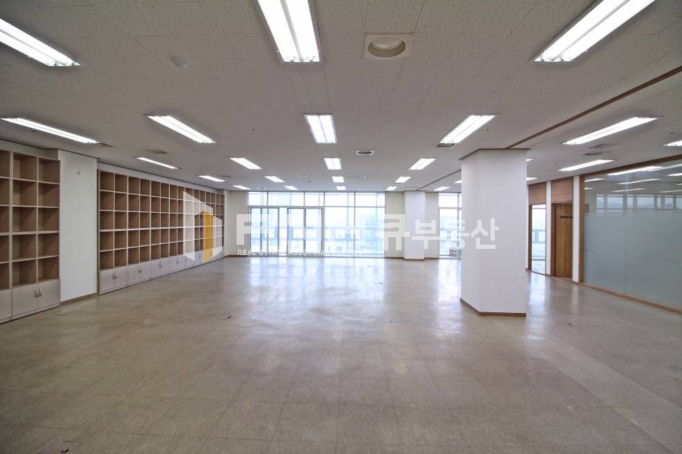 경기 안양동안구 관양동 전용75평 룸3 바로입주 가능한 사무실 월세 매물번호 10297 사진 4