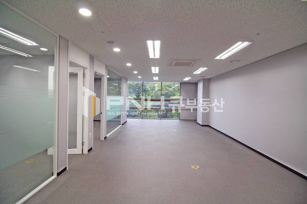 경기 의왕시 초평동 에이스청계타워 전용28평 인테리어룸2 월세 매물번호 10321 사진 2