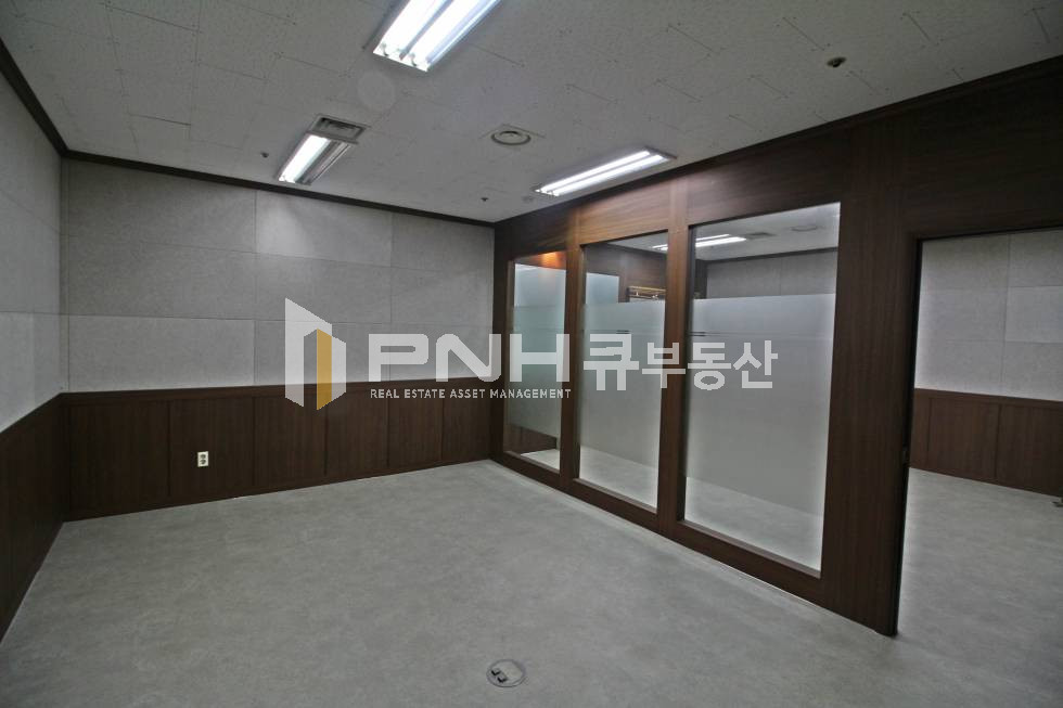 경기 안양동안구 평촌동 전용40평 인테리어룸3 추천사무실 월세 매물번호 10382 사진 2