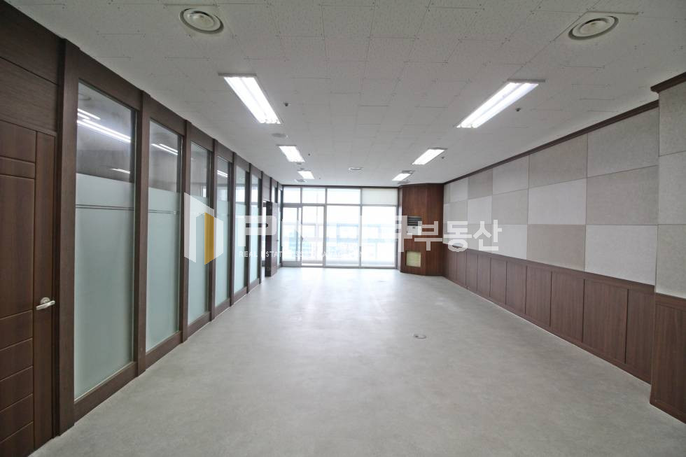 경기 안양동안구 평촌동 전용40평 인테리어룸3 추천사무실 월세 매물번호 10382 사진 4