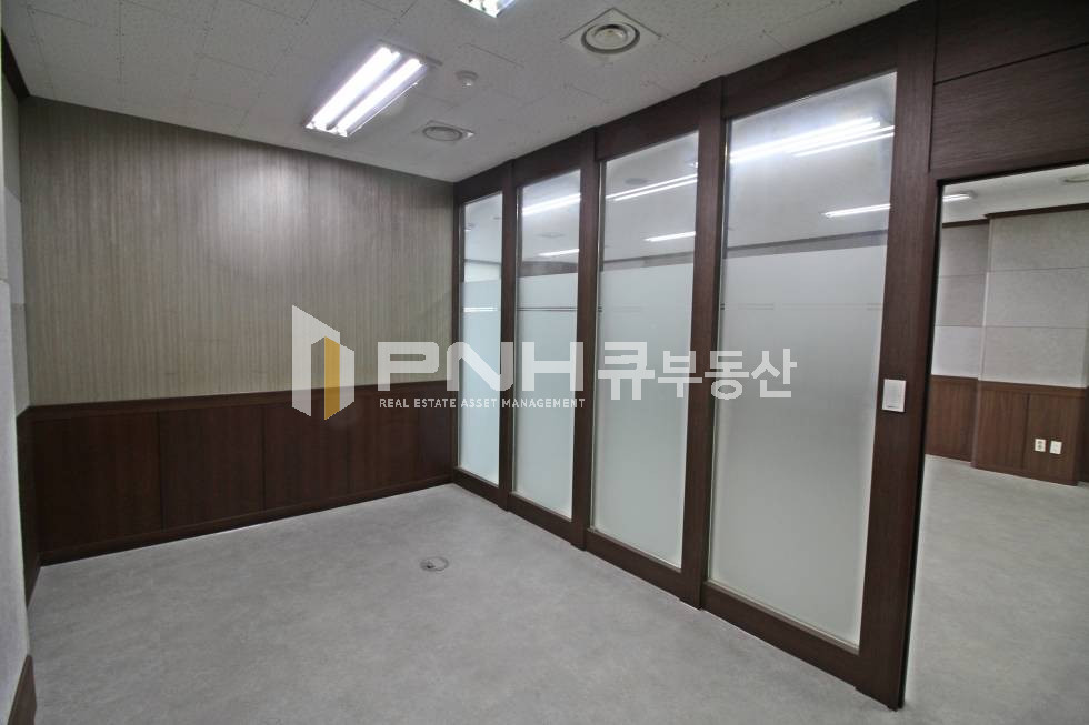 경기 안양동안구 평촌동 전용40평 인테리어룸3 추천사무실 월세 매물번호 10382 사진 8