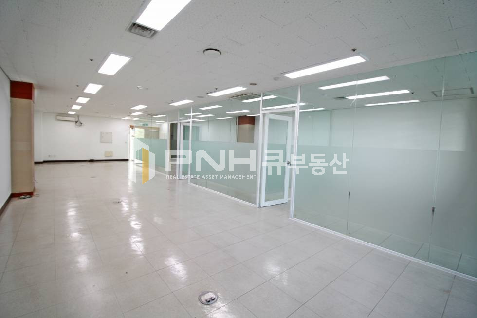 경기 안양동안구 평촌동 평촌아파트형공장 전용40평 유리룸3 추천사무실 월세 매물번호 10285 사진 8