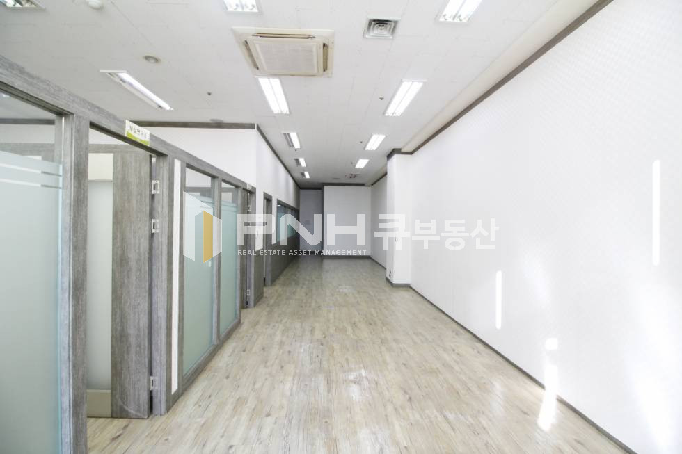 경기 안양동안구 평촌동 평촌지식산업센터 전용40평 사무실,공장 용도 사용가능한 곳 추천 월세 매물번호 10579 사진 3