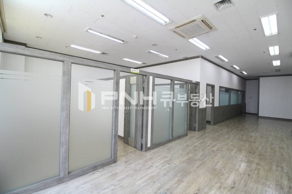 경기 안양동안구 평촌동 평촌지식산업센터 전용40평 사무실,공장 용도 사용가능한 곳 추천 월세 매물번호 10579 사진 4