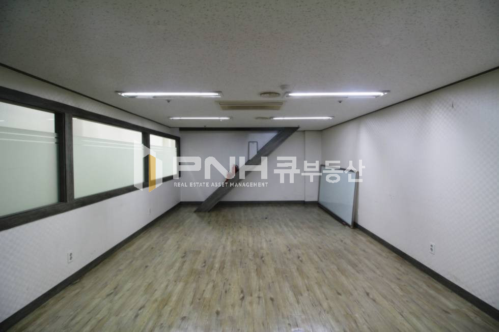 경기 안양동안구 평촌동 평촌지식산업센터 전용40평 사무실,공장 용도 사용가능한 곳 추천 월세 매물번호 10579 사진 5