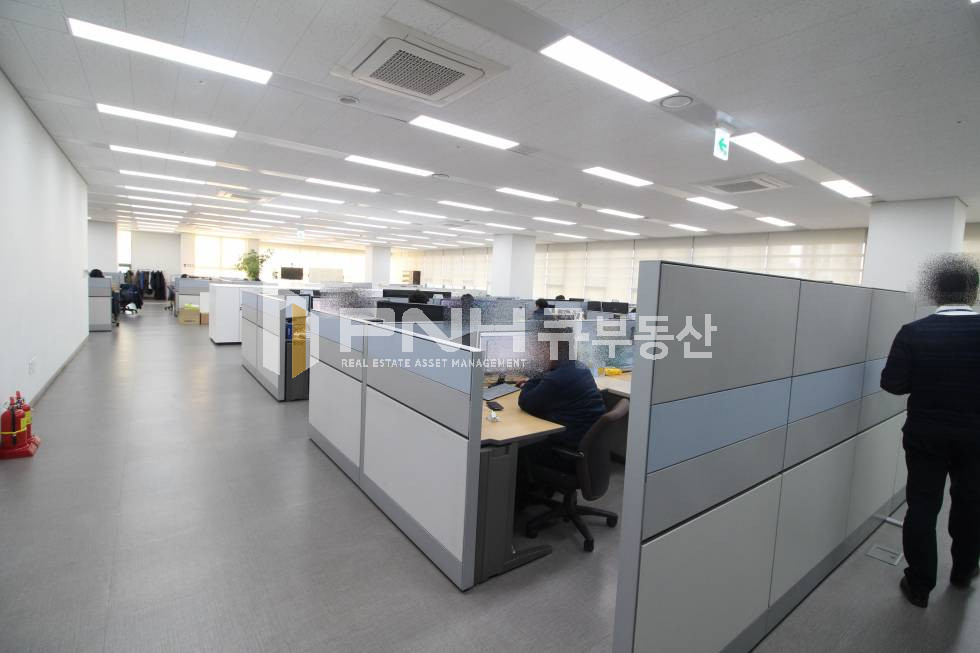 경기 안양동안구 관양동 평촌스마트스퀘어 전용1227평 3개층 전체 고급형사옥 내 사무실임대 월세 매물번호 10588 사진 3