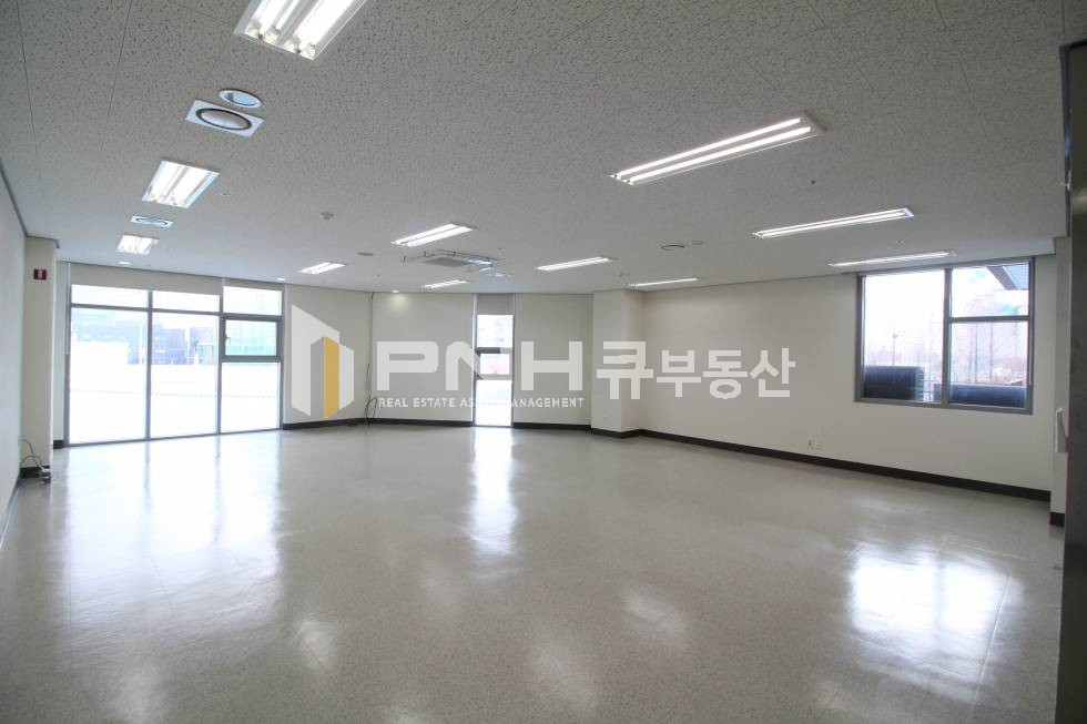 경기 안양동안구 관양동 평촌역 역세권 w에이스타워 전용24평 코너호실 사무실 냉난방기유 월세 매물번호 10590 사진 2