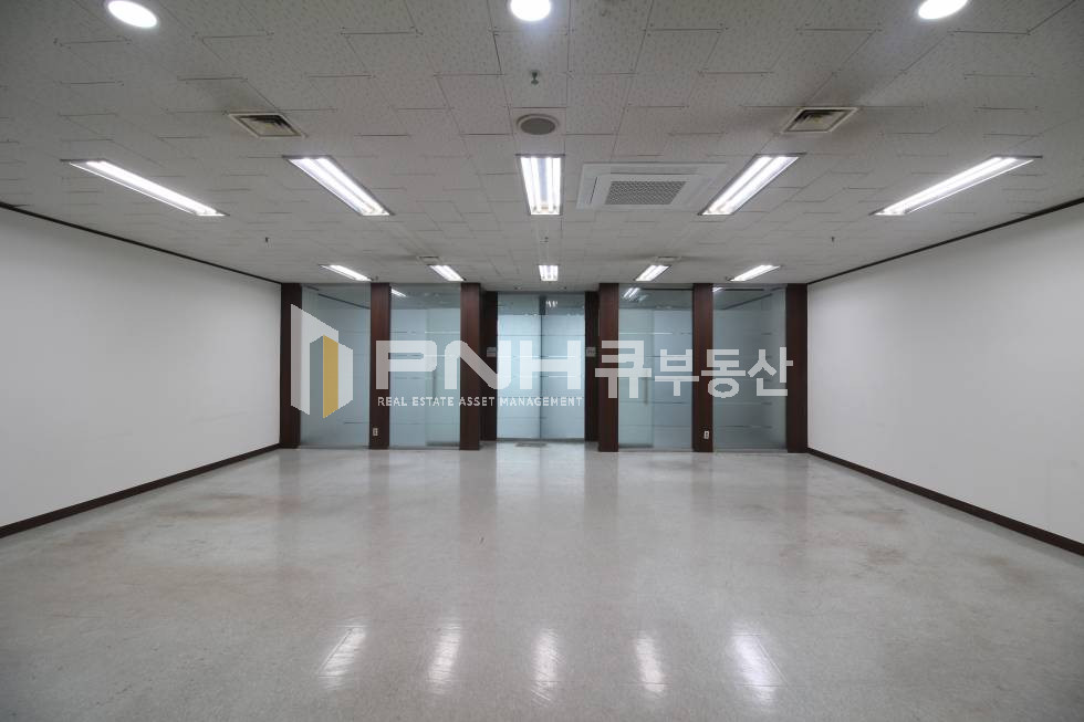 경기 안양동안구 관양동 인덕원역 지식산업센터 전용84평 룸3개 대형평수 저렴한 사무실 임대 월세 매물번호 10603 사진 2