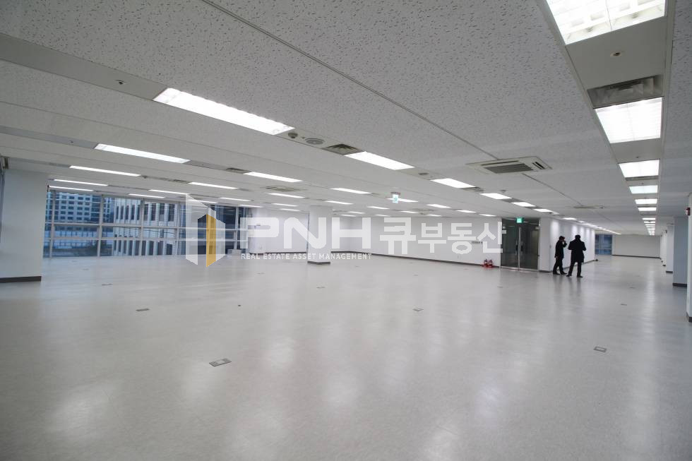 경기 과천시 중앙동 과천정부청사역 역세권 전용295평 대형평수 고급형사옥 내 사무실 임대 월세 매물번호 10604 사진 1
