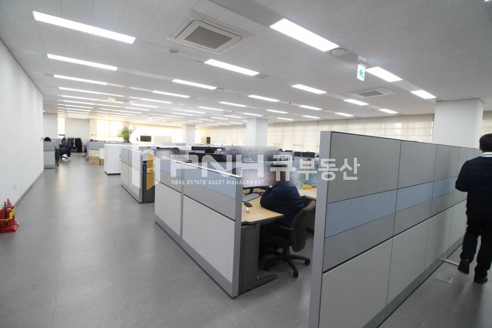 경기 안양동안구 관양동 평촌스마트스퀘어 전용440평 1개층 전체 고급형사옥 내 사무실임대 월세 매물번호 10589 사진 1