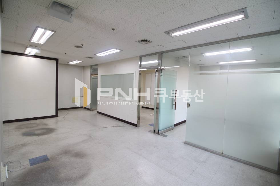 경기 안양동안구 관양동 평촌역 역세권 룸2 인테리어 A급 사무실 월세 매물번호 10361 사진 1