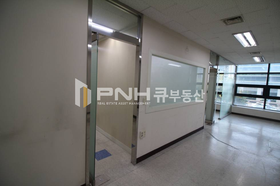 경기 안양동안구 관양동 평촌역 역세권 룸2 인테리어 A급 사무실 월세 매물번호 10361 사진 2