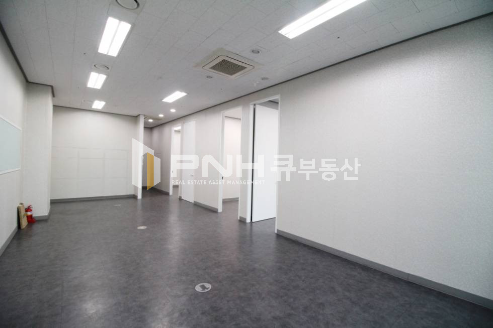 경기 안양동안구 관양동 인덕원 오비즈타워 전용24평 인테리어 룸3, 발코니, 냉난방기, 탕비실 풀인테리어 월세 매물번호 10635 사진 5