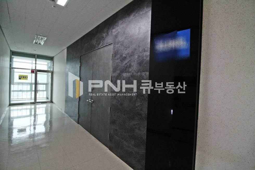 경기 안양동안구 관양동 인덕원 오비즈타워 전용24평 인테리어 룸3, 발코니, 냉난방기, 탕비실 풀인테리어 월세 매물번호 10635 사진 14