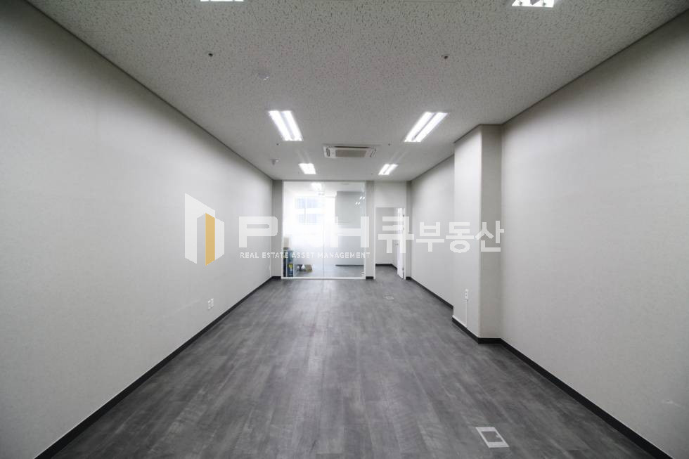 경기 의왕시 포일동 인덕원IT밸리 풀인테리어 전용17평 룸1 베란다 갖춘 사무실 월세 매물번호 10638 사진 1