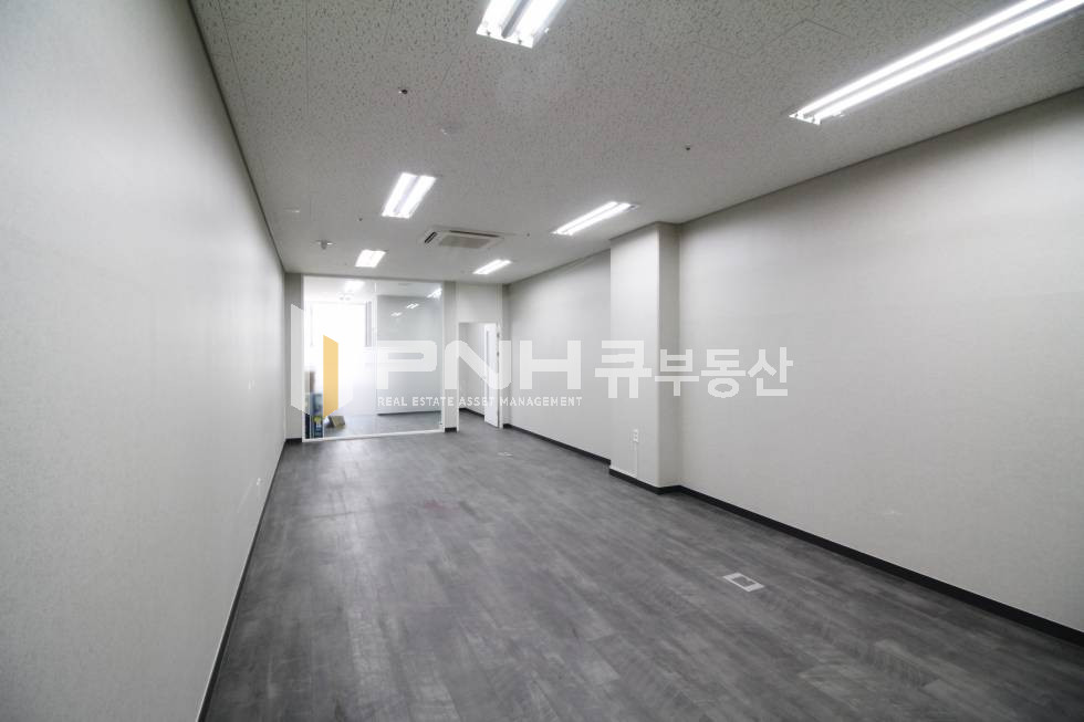 경기 의왕시 포일동 인덕원IT밸리 풀인테리어 전용17평 룸1 베란다 갖춘 사무실 월세 매물번호 10638 사진 2