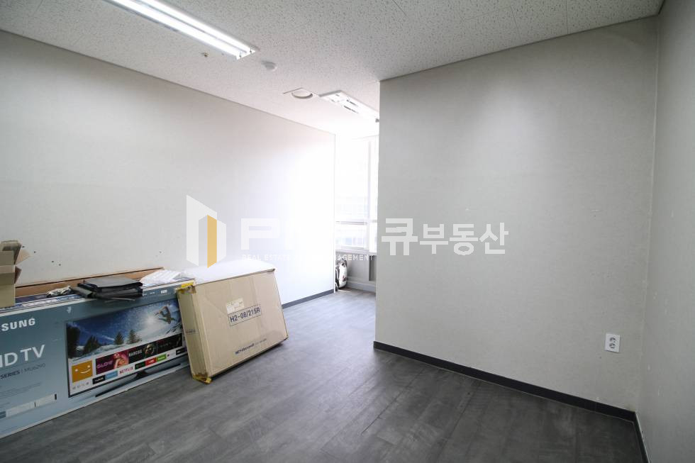경기 의왕시 포일동 인덕원IT밸리 풀인테리어 전용17평 룸1 베란다 갖춘 사무실 월세 매물번호 10638 사진 6