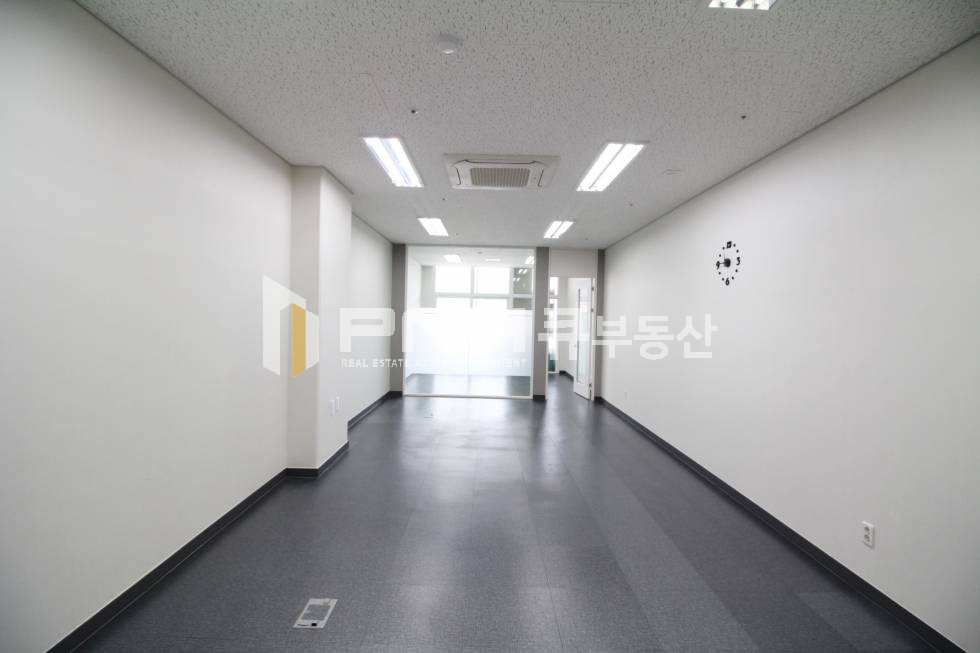 경기 의왕시 포일동 인덕원역 인근 전용17평 룸1, 냉난방기, 베란다 풀인테리어 사무실임대 월세 매물번호 10639 사진 2