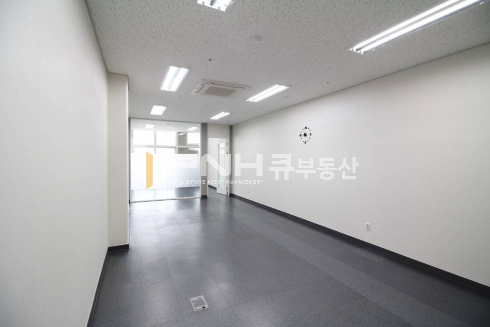 경기 의왕시 포일동 인덕원역 인근 전용17평 룸1, 냉난방기, 베란다 풀인테리어 사무실임대 월세 매물번호 10639 사진 3