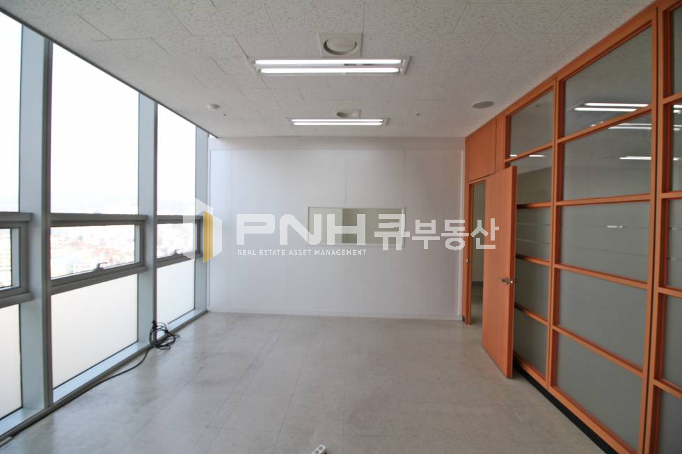 경기 안양동안구 관양동 인덕원역인근 전용23평 룸2 탕비실 갖춘 가성비 좋은 사무실 임대 월세 매물번호 10641 사진 5
