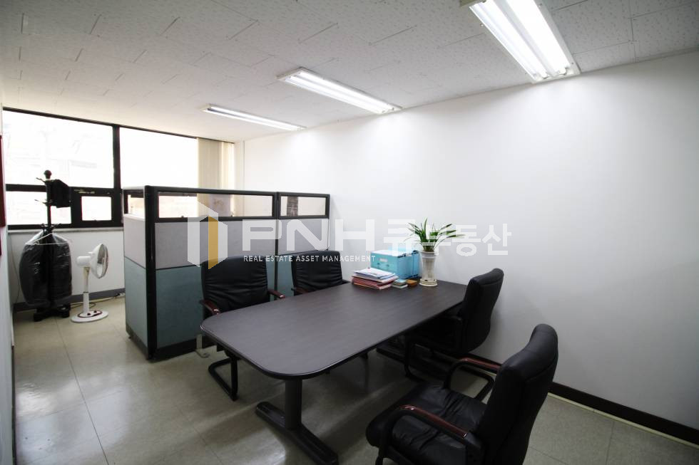 경기 안양동안구 관양동 관양동 대로변 인테리어 룸1 전용20평 저렴한 가격 사무실 월세 매물번호 10653 사진 4