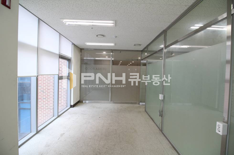 경기 안양동안구 관양동 평촌역 초역세권 전용16평 룸1개 갖춘 깔끔한 사무실 추천 임대 월세 매물번호 10660 사진 4