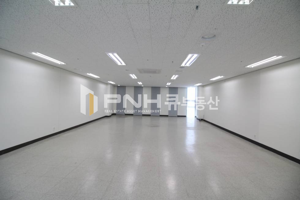 경기 안양동안구 관양동 평촌역 초역세권 전용33평 방문주차 편리 신축급 내외관의 상가 또는 사무실 임대 월세 매물번호 10659 사진 1