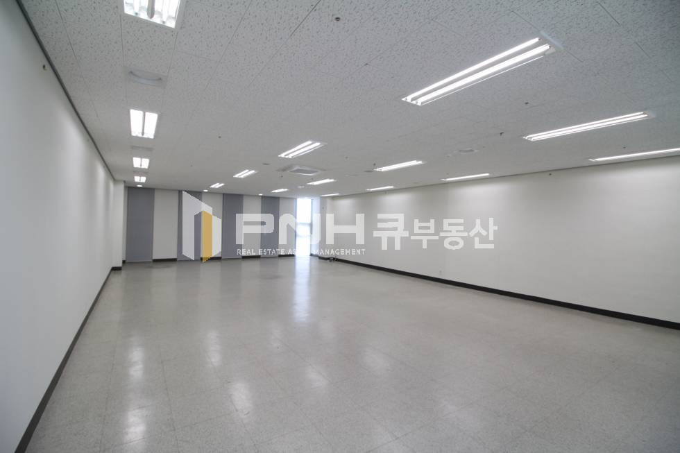 경기 안양동안구 관양동 평촌역 초역세권 전용33평 방문주차 편리 신축급 내외관의 상가 또는 사무실 임대 월세 매물번호 10659 사진 2