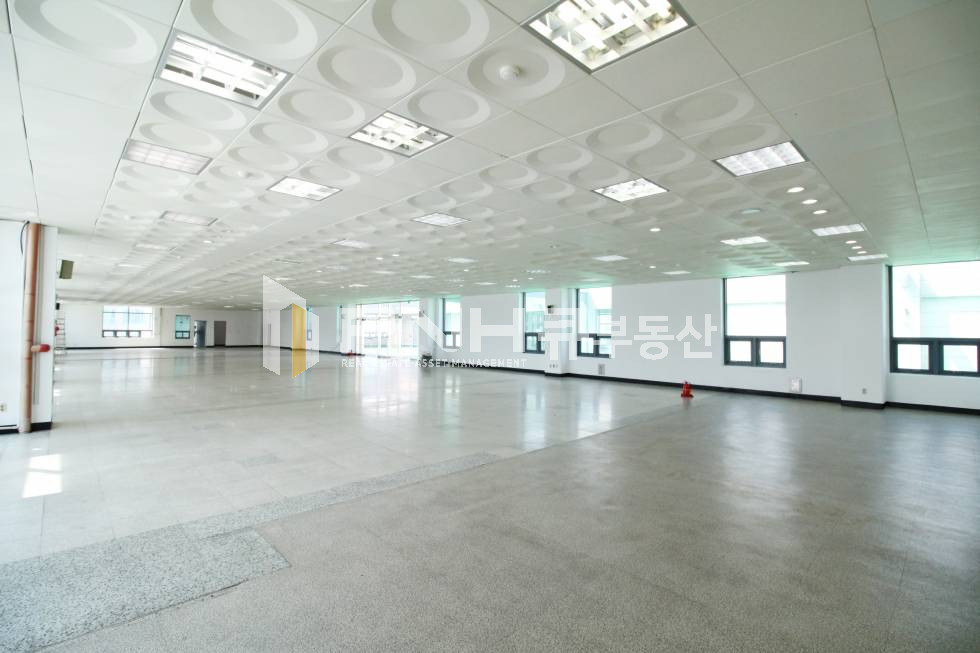 경기 군포시 산본동 금정역 초역세권 전용205평 한층 전체 사용 가능. 화물승강기4톤 공장 사무실 추천 월세 매물번호 10644 사진 5