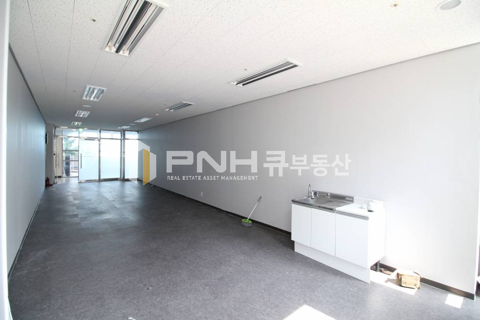 경기 안양동안구 관양동 평촌역 신축 초역세권 전용17평 간판 설치 가능한 근생 사무실 추천 월세 매물번호 10662 사진 1