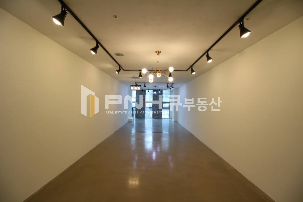 경기 안양동안구 관양동 평촌역 초역세권 전용17평 간판 설치 가능한 신축급 사무실 임대 월세 매물번호 10663 사진 1