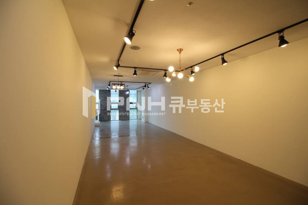 경기 안양동안구 관양동 평촌역 초역세권 전용17평 간판 설치 가능한 신축급 사무실 임대 월세 매물번호 10663 사진 2