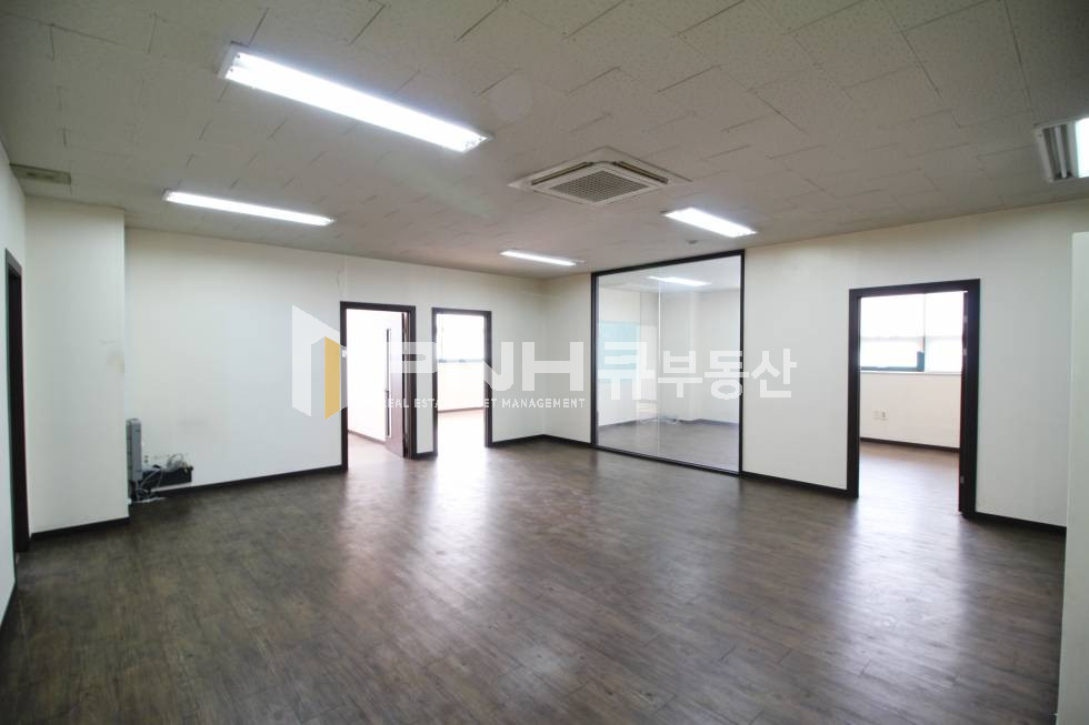 경기 안양만안구 안양동 명학역 역세권 전용80평 연식은 있으나 가성비좋은 지식산업센터 사무실임대 월세 매물번호 10664 사진 1