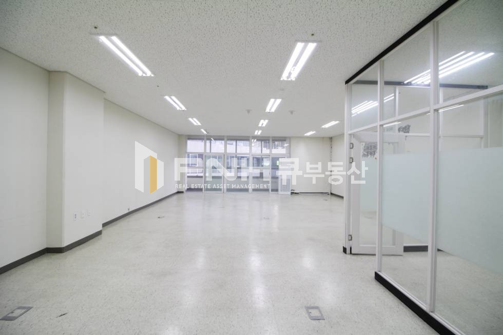 경기 의왕시 포일동 인덕원역 인근 전용32p 인테리어 룸1 개 갖춘 가성비 좋은 사무실 추천 월세 매물번호 10665 사진 2