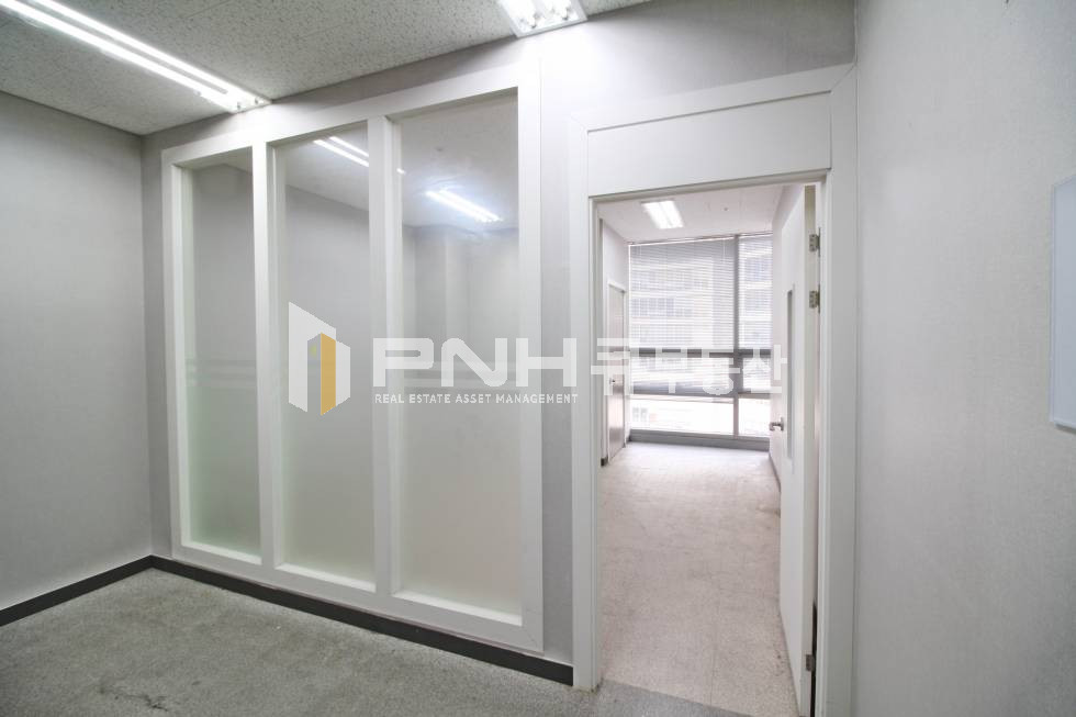 경기 의왕시 포일동 인덕원역 인근 전용17평 룸1, 냉난방기, 베란다 풀인테리어 사무실임대 월세 매물번호 10667 사진 4