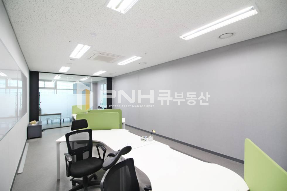 경기 의왕시 포일동 인덕원 인근 인테리어 룸1 전용14평 풀인테리어 사무실 임대 월세 매물번호 10669 사진 2