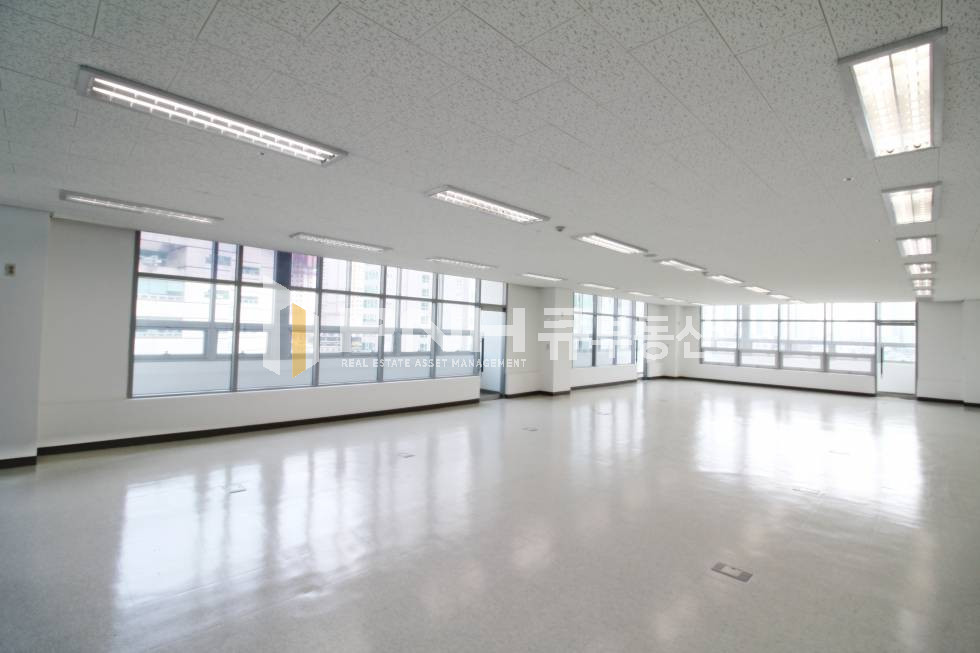 경기 군포시 산본동 금정역 초역세권 전용37평 전망좋고 내부 깔끔한 가성비 좋은 사무실임대 월세 매물번호 10670 사진 1
